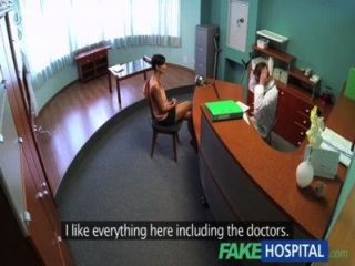 fakehospital busty 전 포르노 스타는 그녀의 놀라운 성기능을 사용합니다.