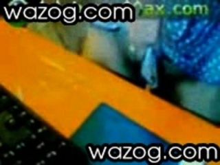 wazog.com의 한 스틱에 두 명의 보지와 함께 뜨거운 삼인조